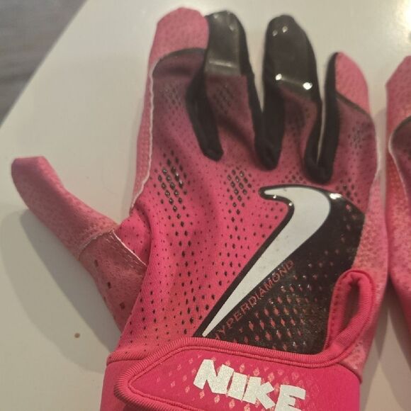 Nike Pink and Black Athletic Gloves - Picture 2 of 4